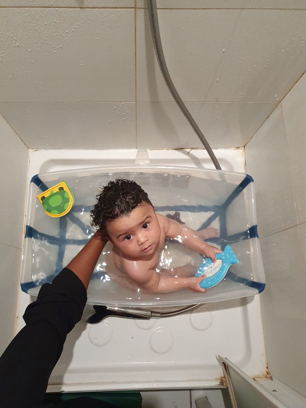 Adao prend son bain