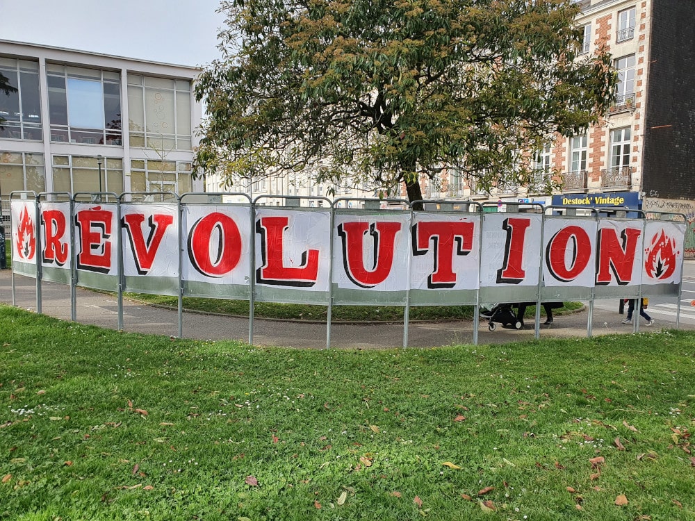 panneau REVOLUTION