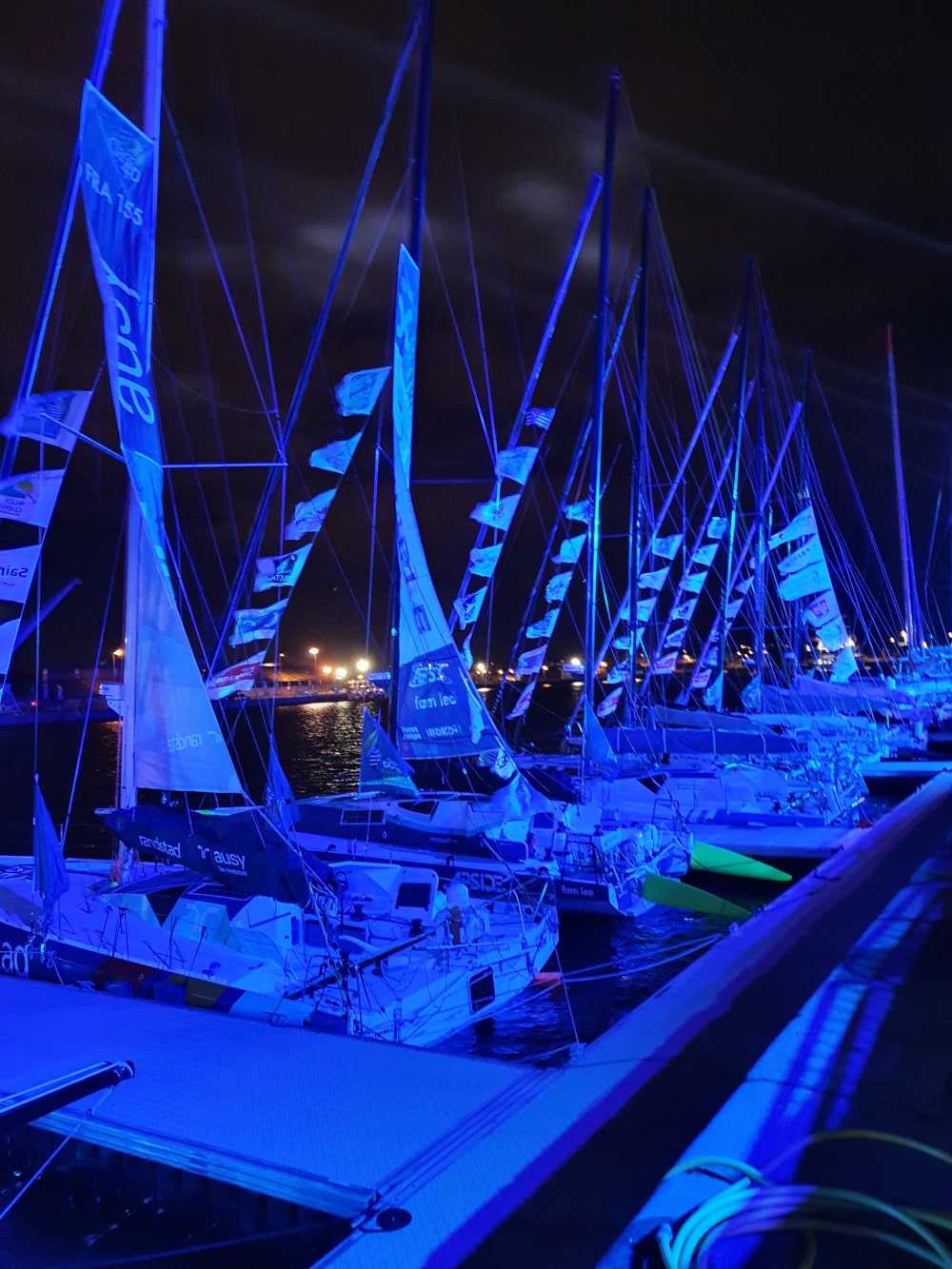 Bateaux de la route du Rhum dans le port de Saint Malo